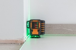 Geo6-XR Green s Li-Ion aku pro všechny profese instalující různé předměty na zdi a podlahy, fotografie 19/13